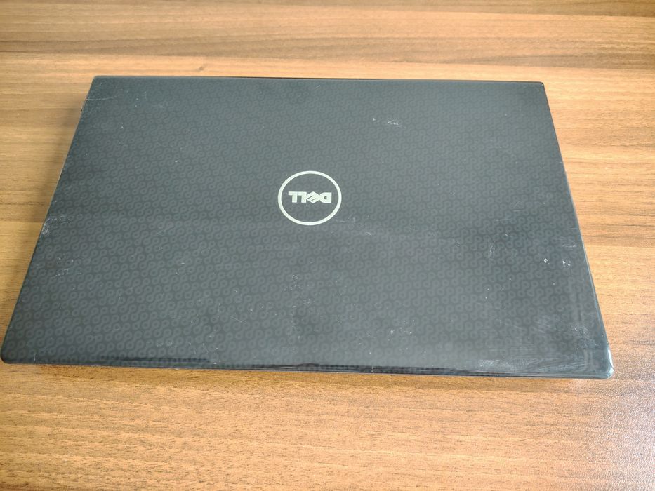 Продавам лаптоп Dell Studio 1555 за части