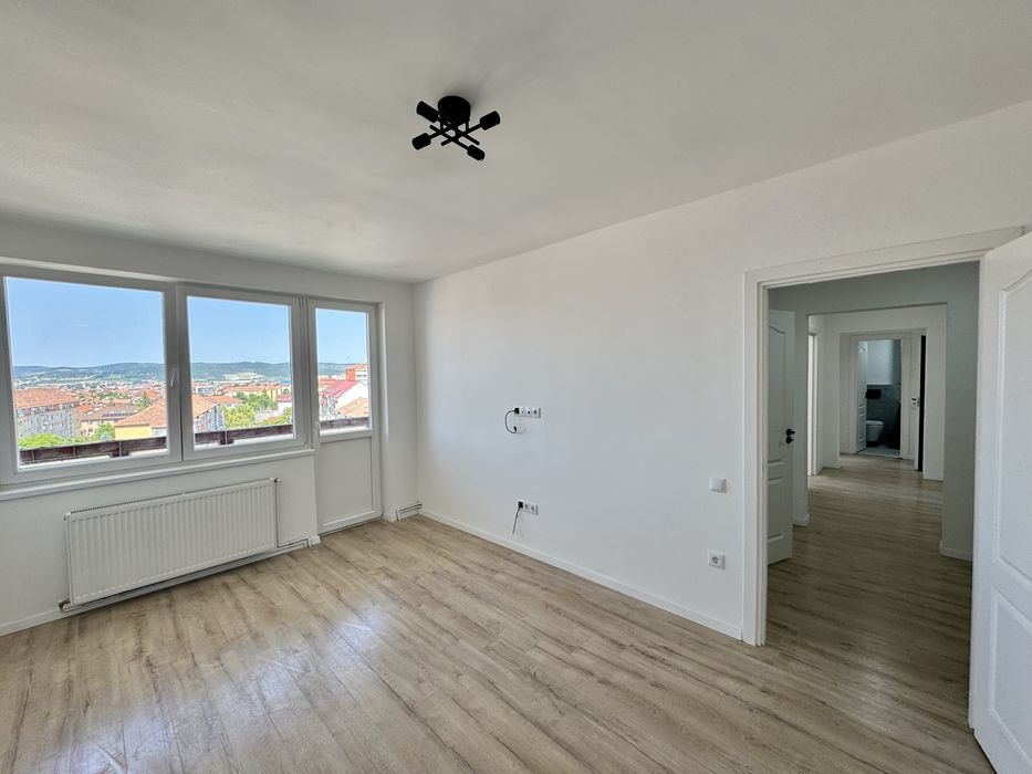 Vand apartement 3 camere blvd. Mihai Viteazu