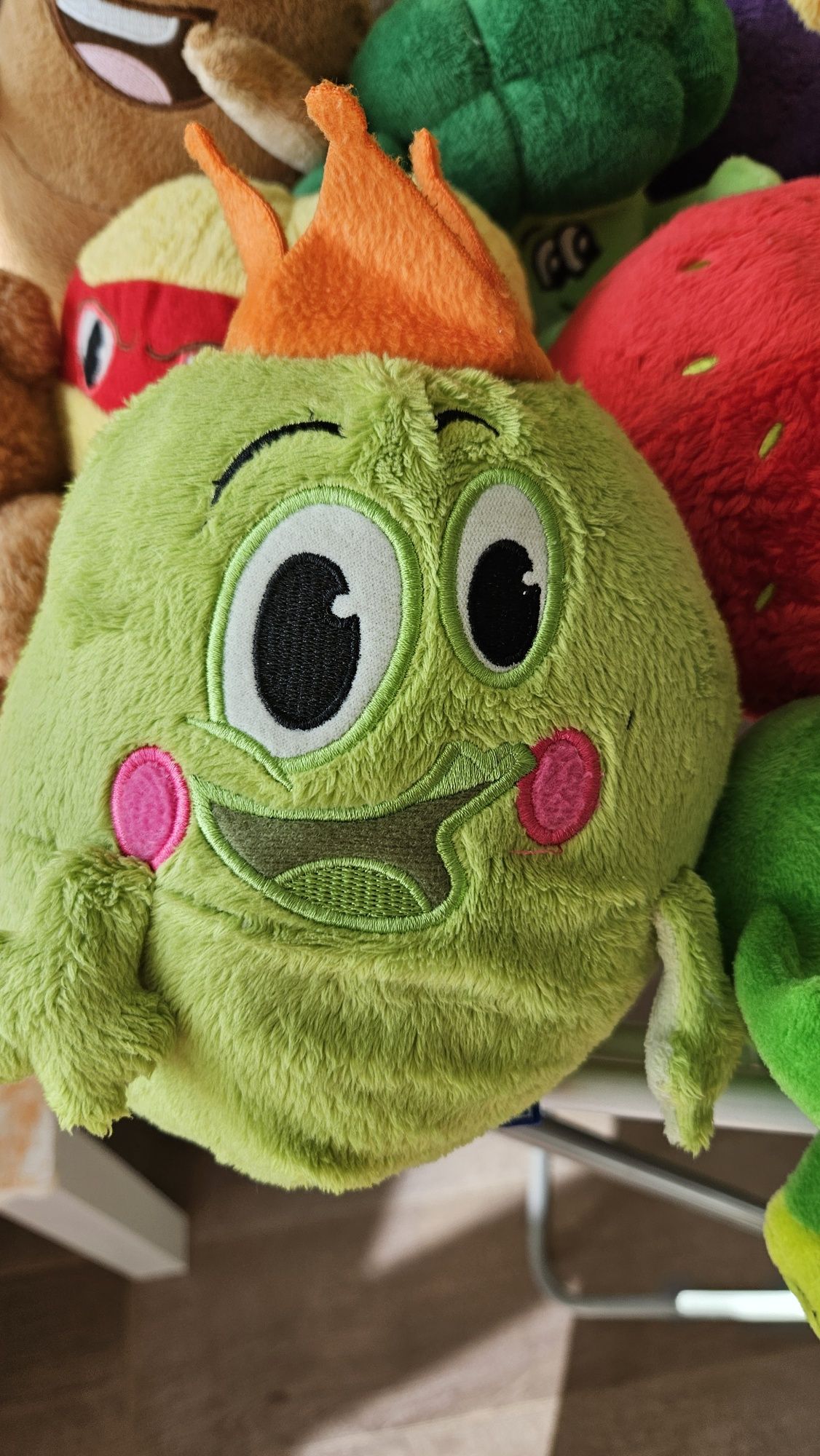Плюшени играчки всякакви