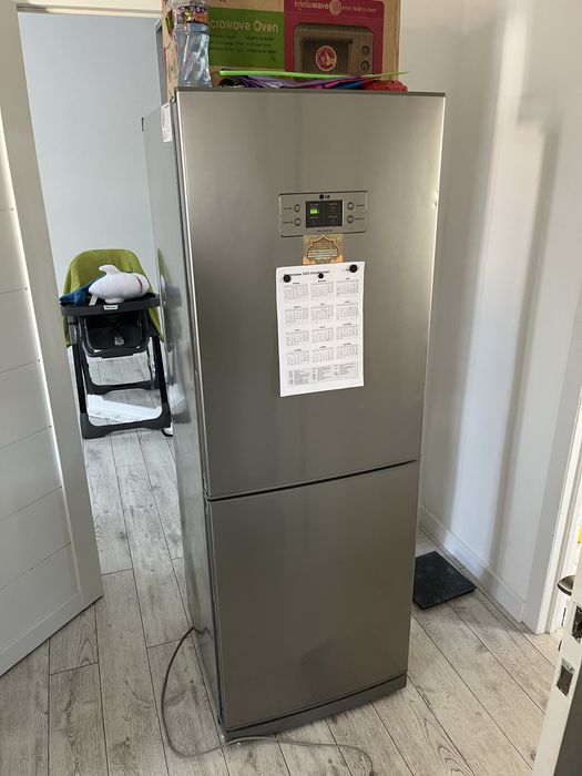 Холодильник LG. Б/ушный. В отличном состояни