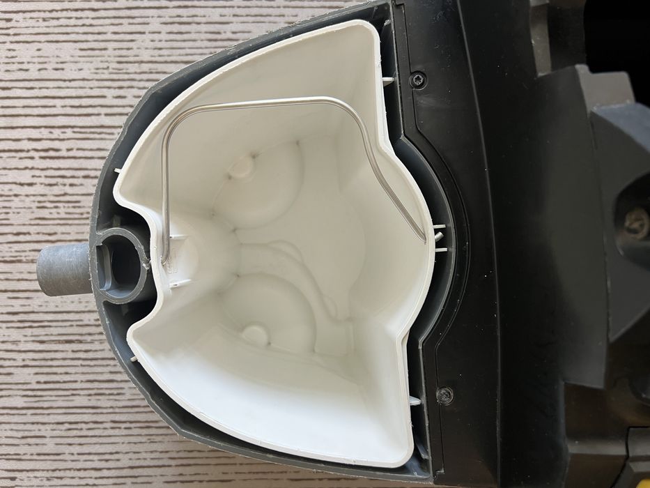 Продам Karcher Puzzi 8/1