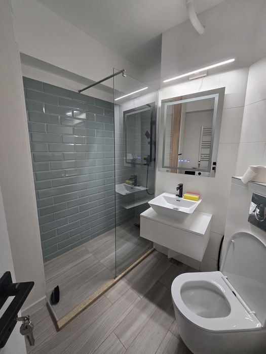 Inchiriez apartament centru McDonald's, 2 camere, vedere superba