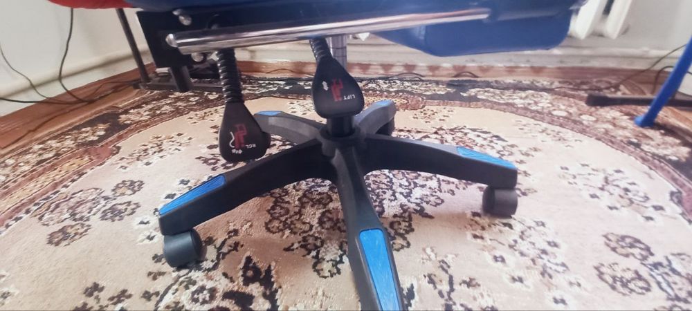 Игровое геймерское кресло