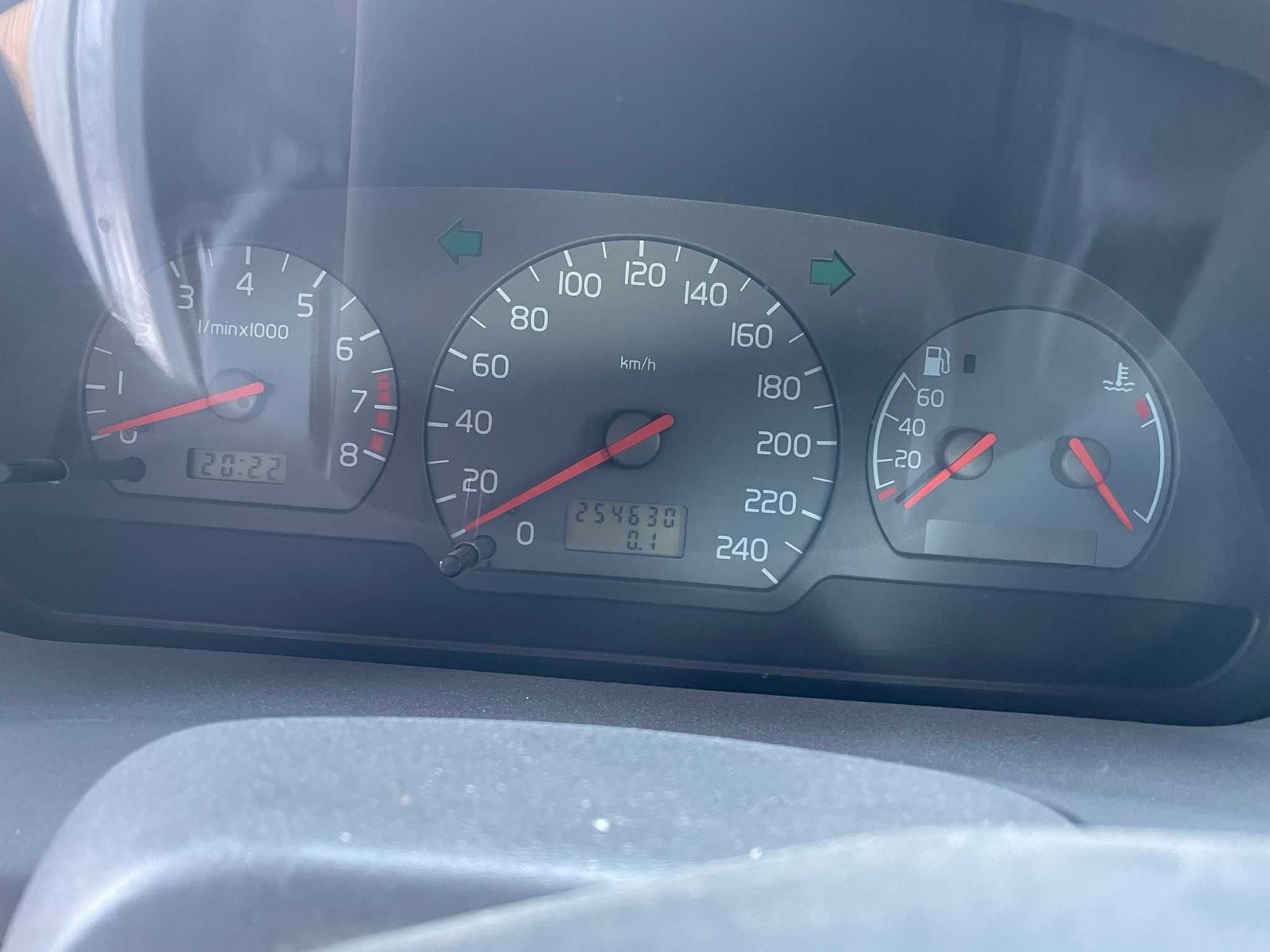 Volvo v40 1.8 85kw / Волво в40 на части