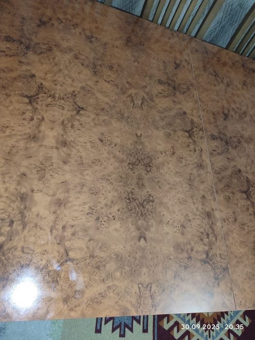 Стол, орындықсыз сатылады. 3 метр,
жиналғанда 2.5 метр болады.
Көлащы