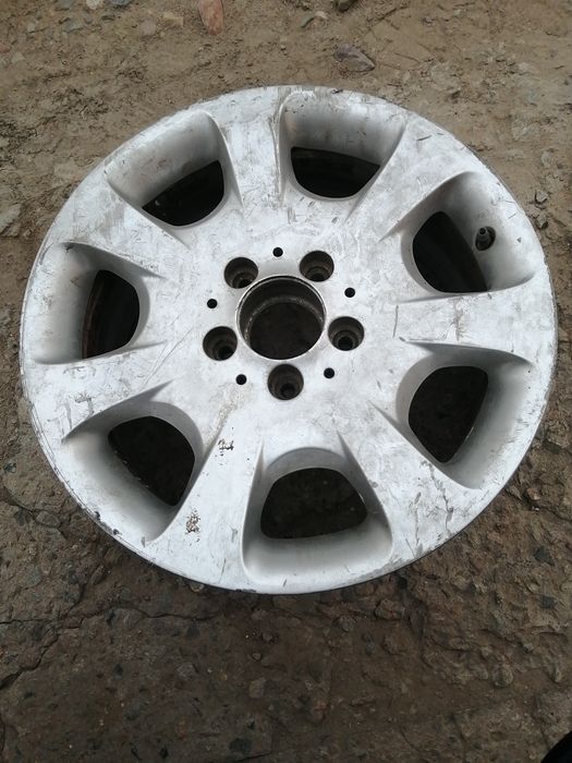 Продам диск на мерс на R16