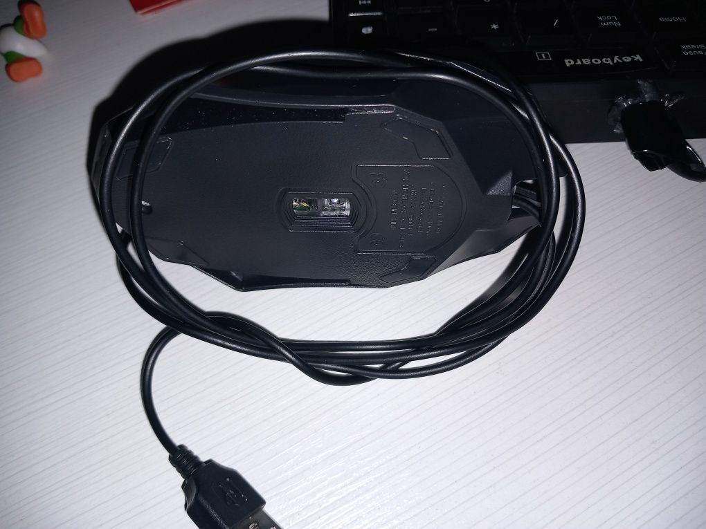 Настолен компютър Asus+подарък мишка и клавиатура