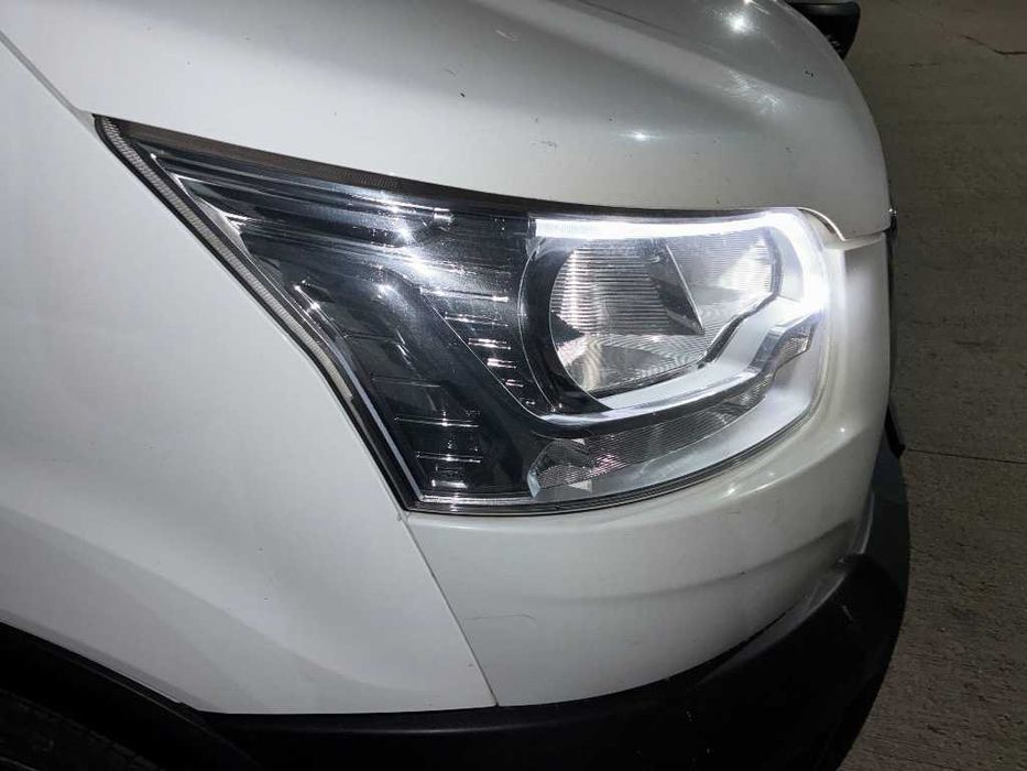 Far Ford Transit 2019–2023 stânga/dreapta cu LED Daylight VOLAN STANGA