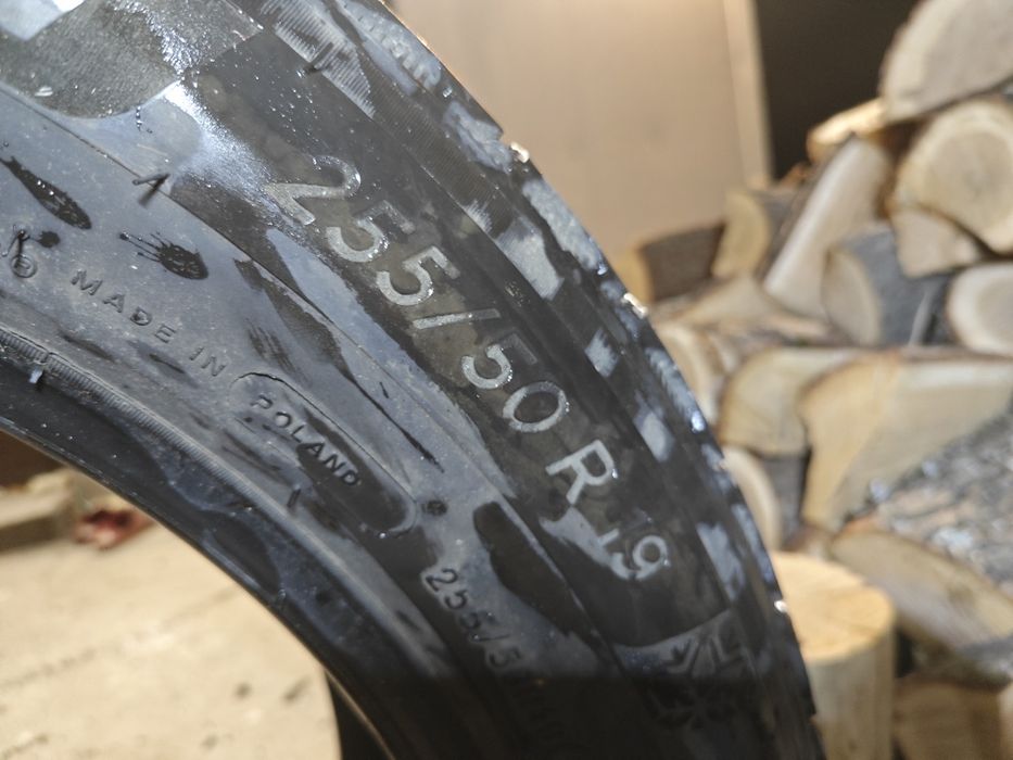 255 / 50 / 19 Michelin Pilot Alpin 5 SUV