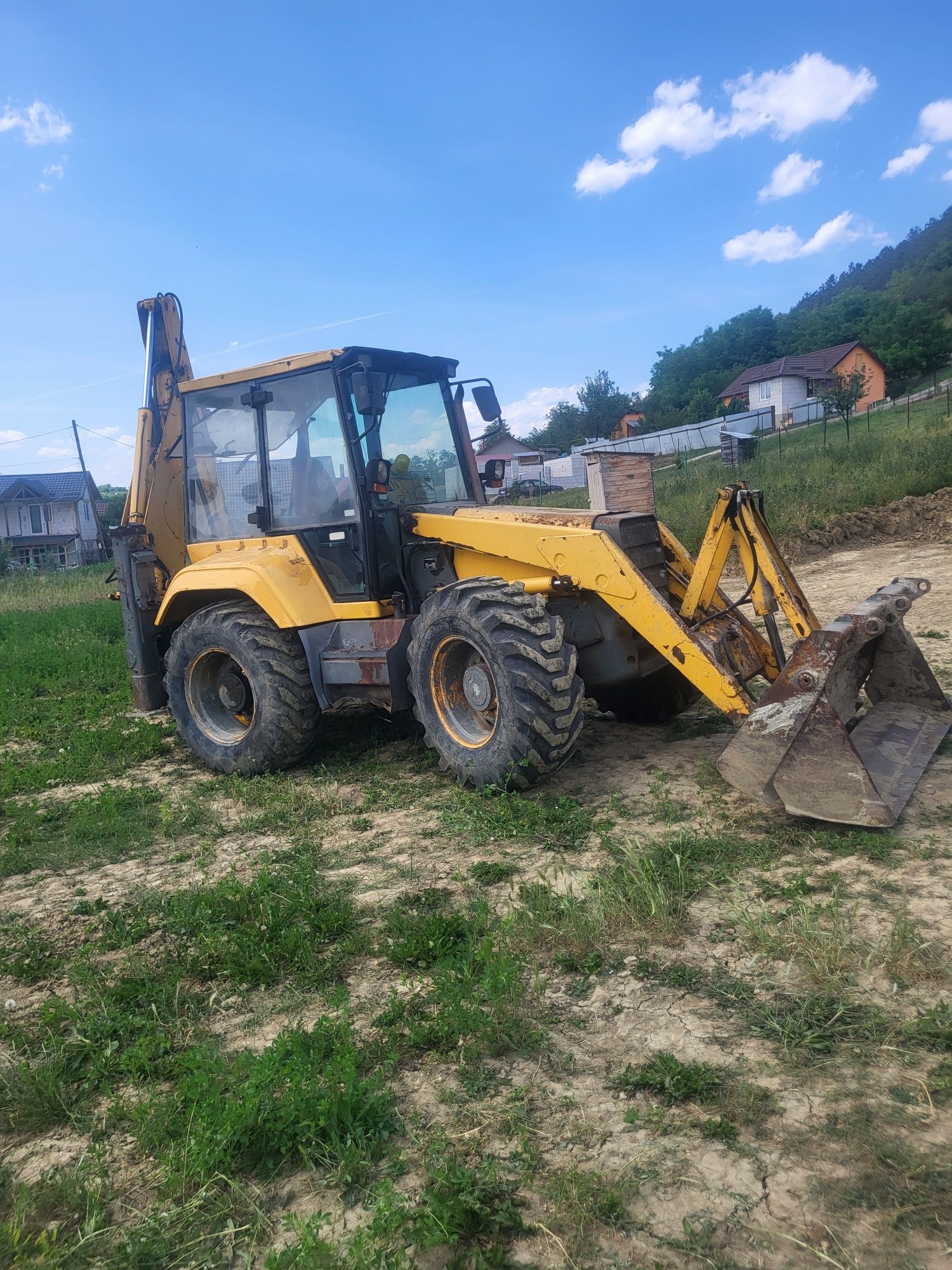 Vând buldoexcavator fermec