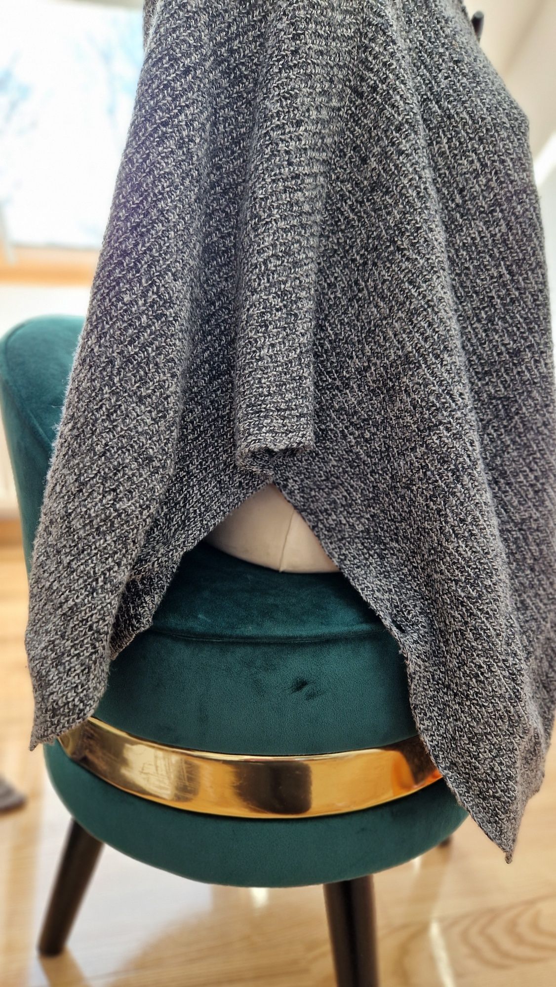 Cardigan Uniqlo din lana