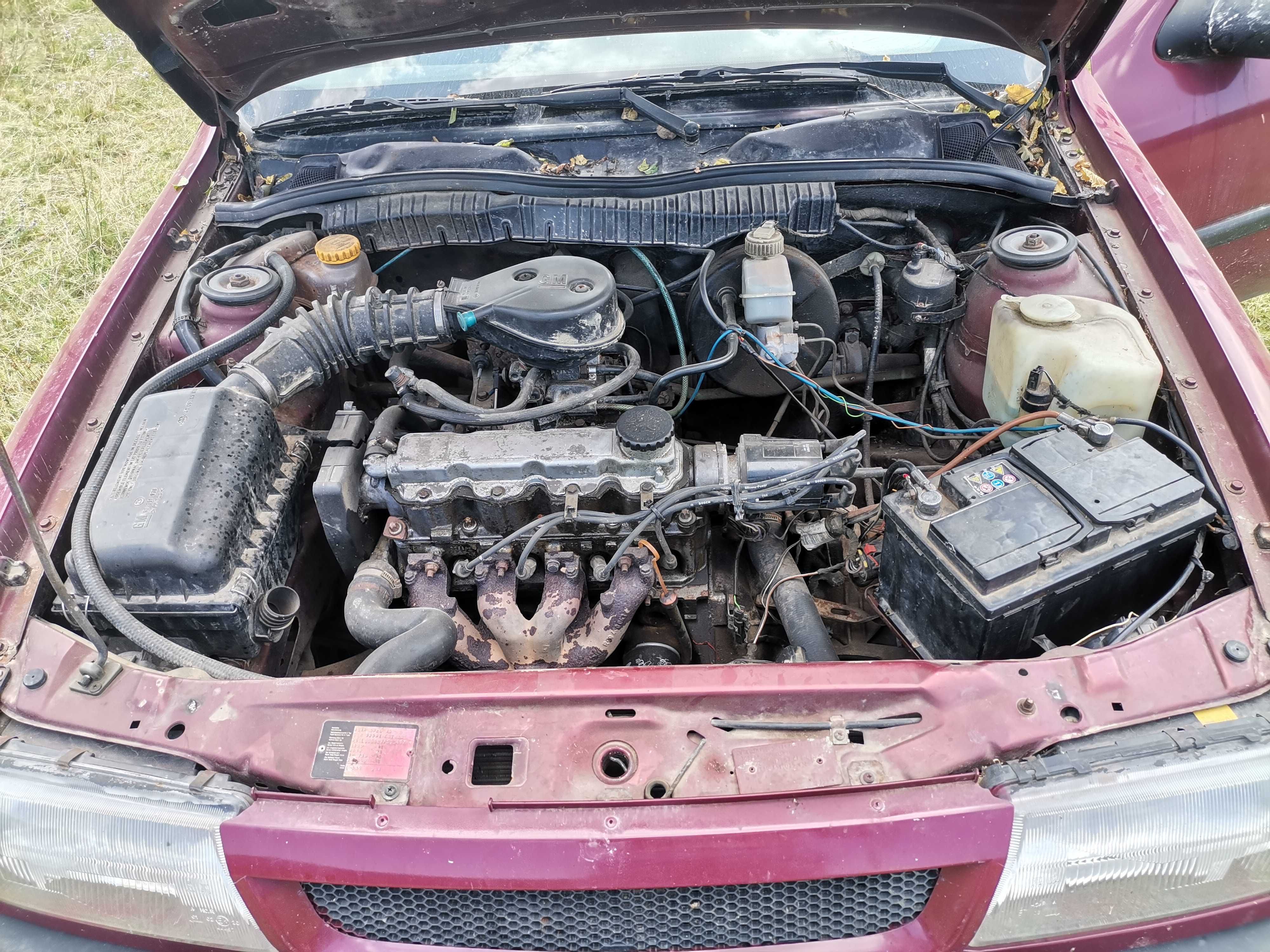 Opel vectra 1, 6 газ/бензин  цяла на части всичко налично може и цяла
