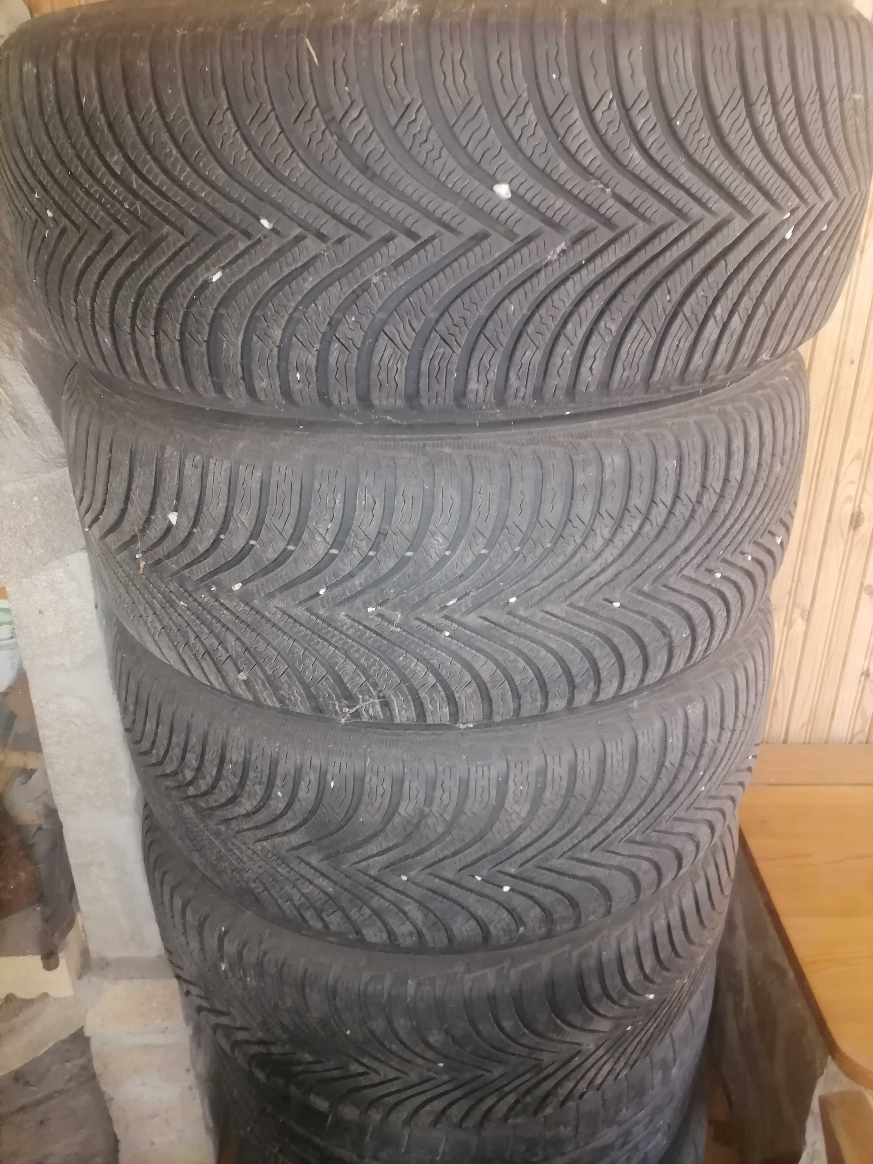 Michelin alpin 5 - 225/55/17.