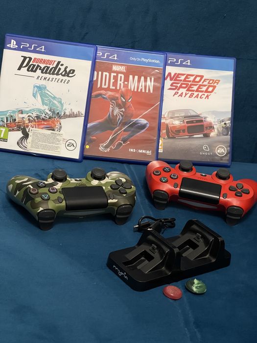 PS4 Pro + 2 controllere originale + 3 jocuri + dock
