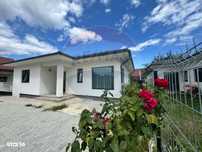 Casă / Vilă cu 4 camere de vânzare în zona Nord-Est