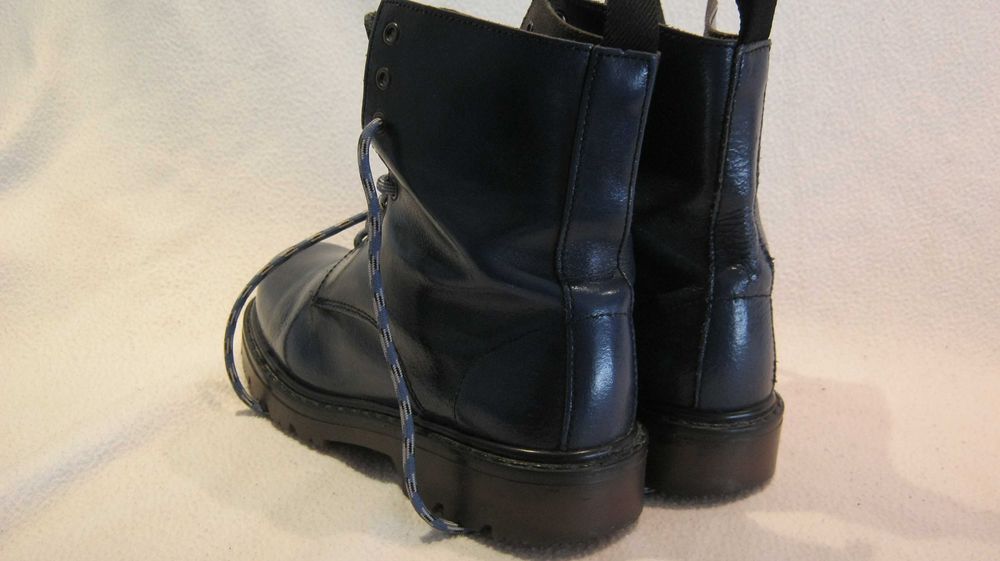 Ghete dama,piele,Nr 38 sau 23,5cm.Noi.