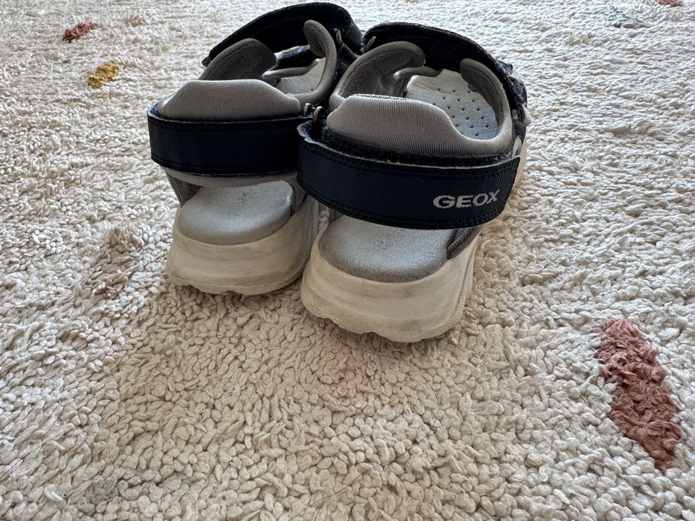 Сандали за момче geox и crocs