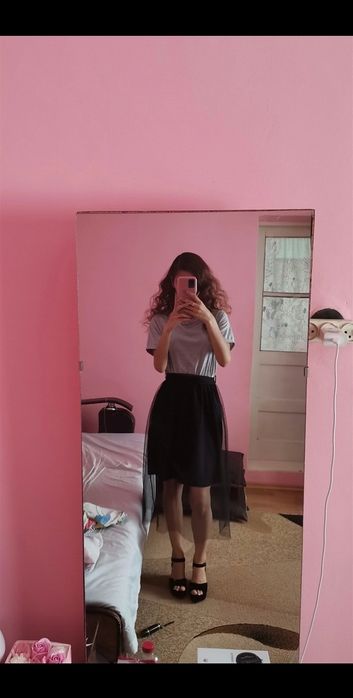 Rochie/fustă+top cu dresuri agrafă cadou