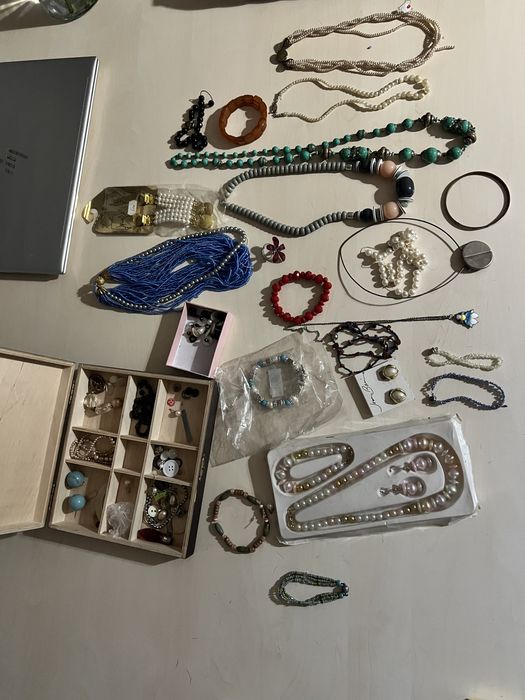 Lot / colectie bijuterii vechi si piese