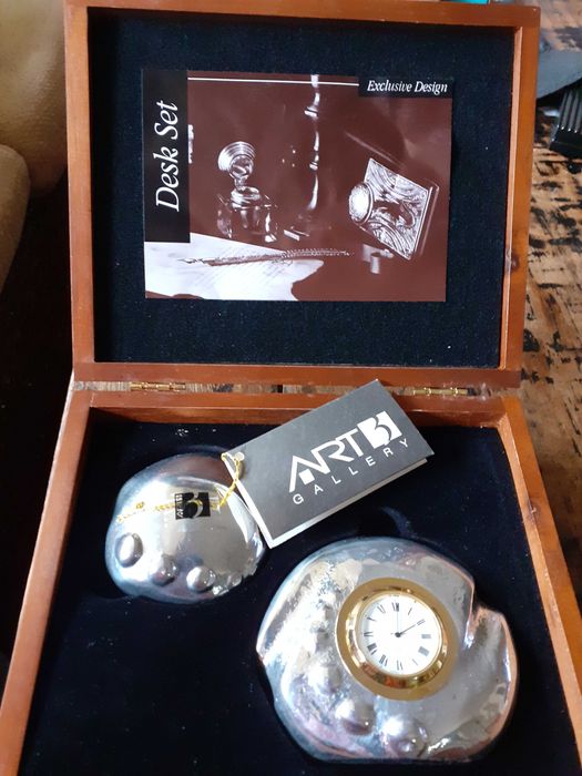 часовник и преспапие АRT GALLERY арт за бюро ръчна изработка