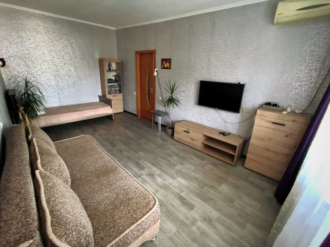 Дава се под наем Двустаен апартамент в София, Зона Б-5 - 55 кв.м за 433.5 € - Снимка #3