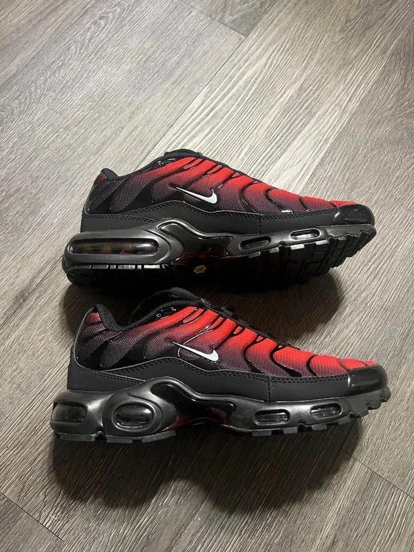Nike Air Tn 42//43//44 noi/new