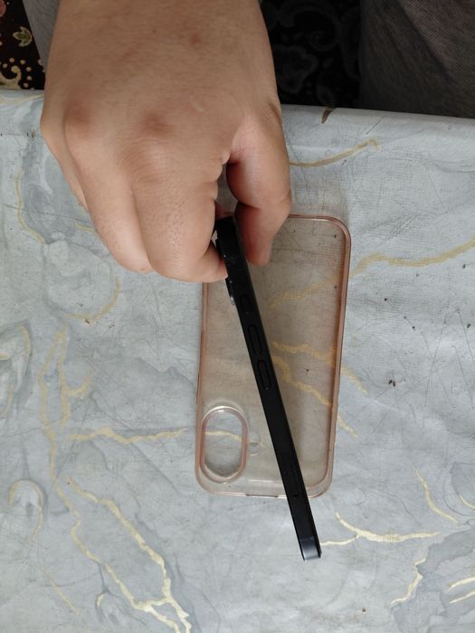 Iphone 16.  128 гб