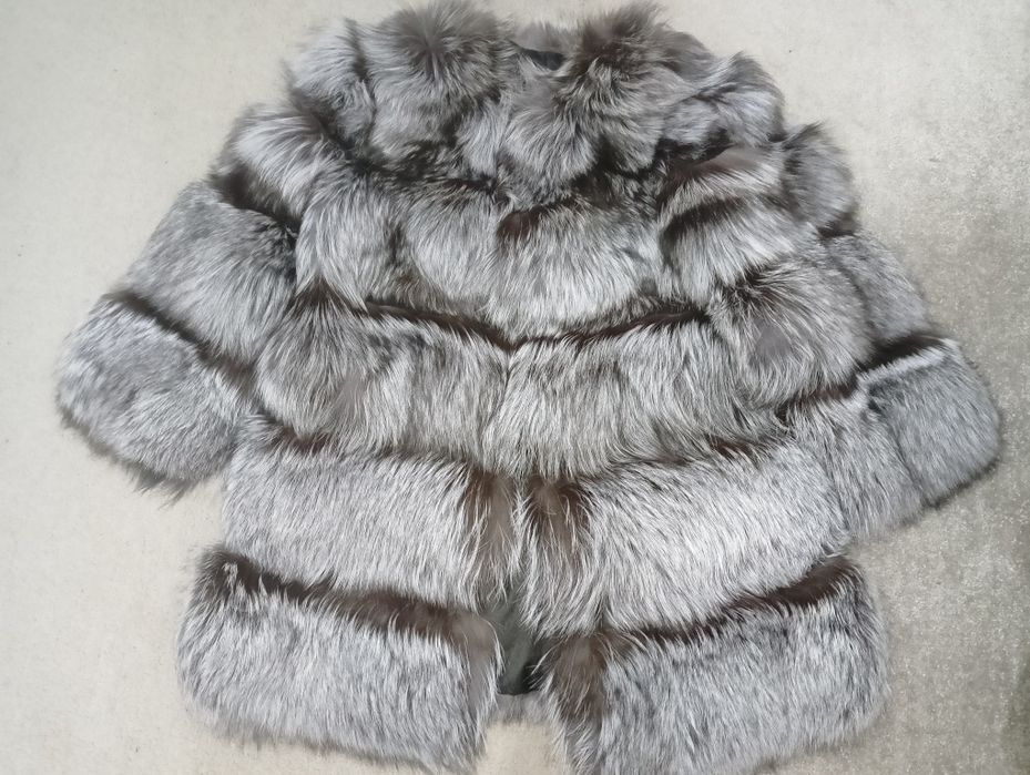 Шуба из меха чернобурки