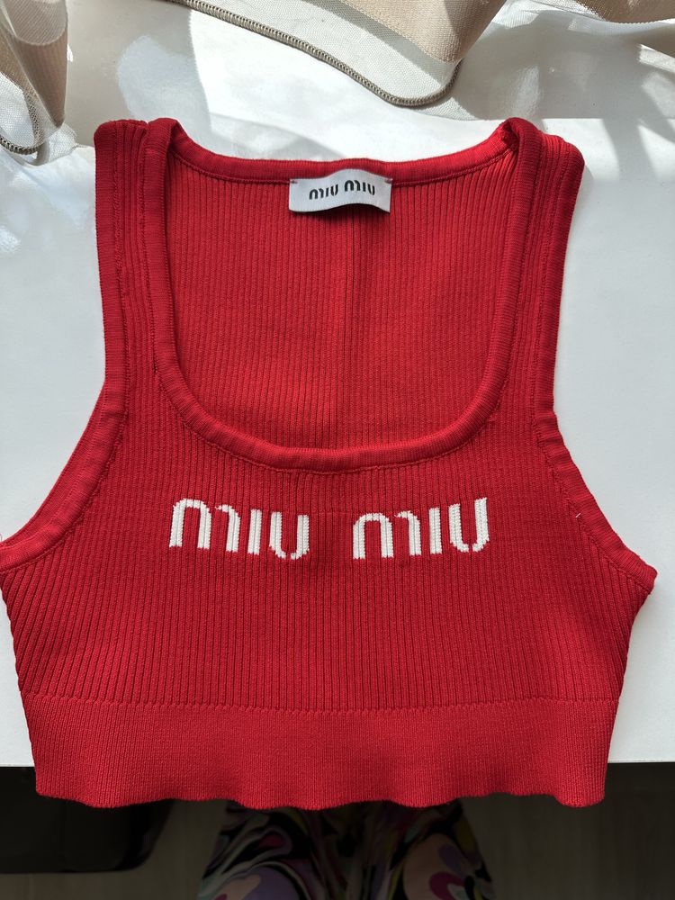 Miu miu червен потник