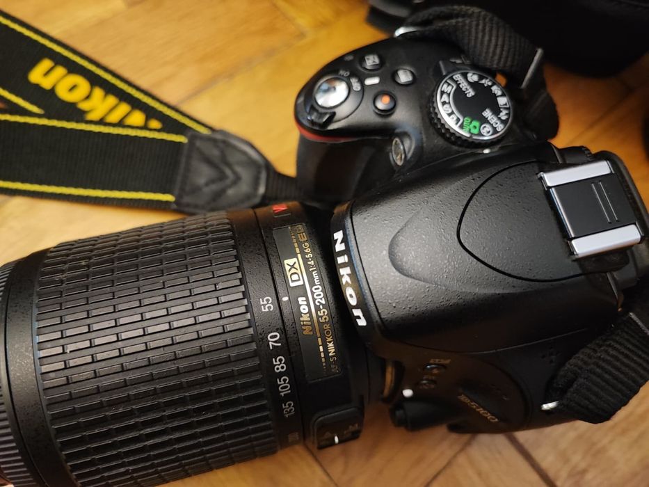 Aparat Nikon D5100 cu obiectiv 55-200mm