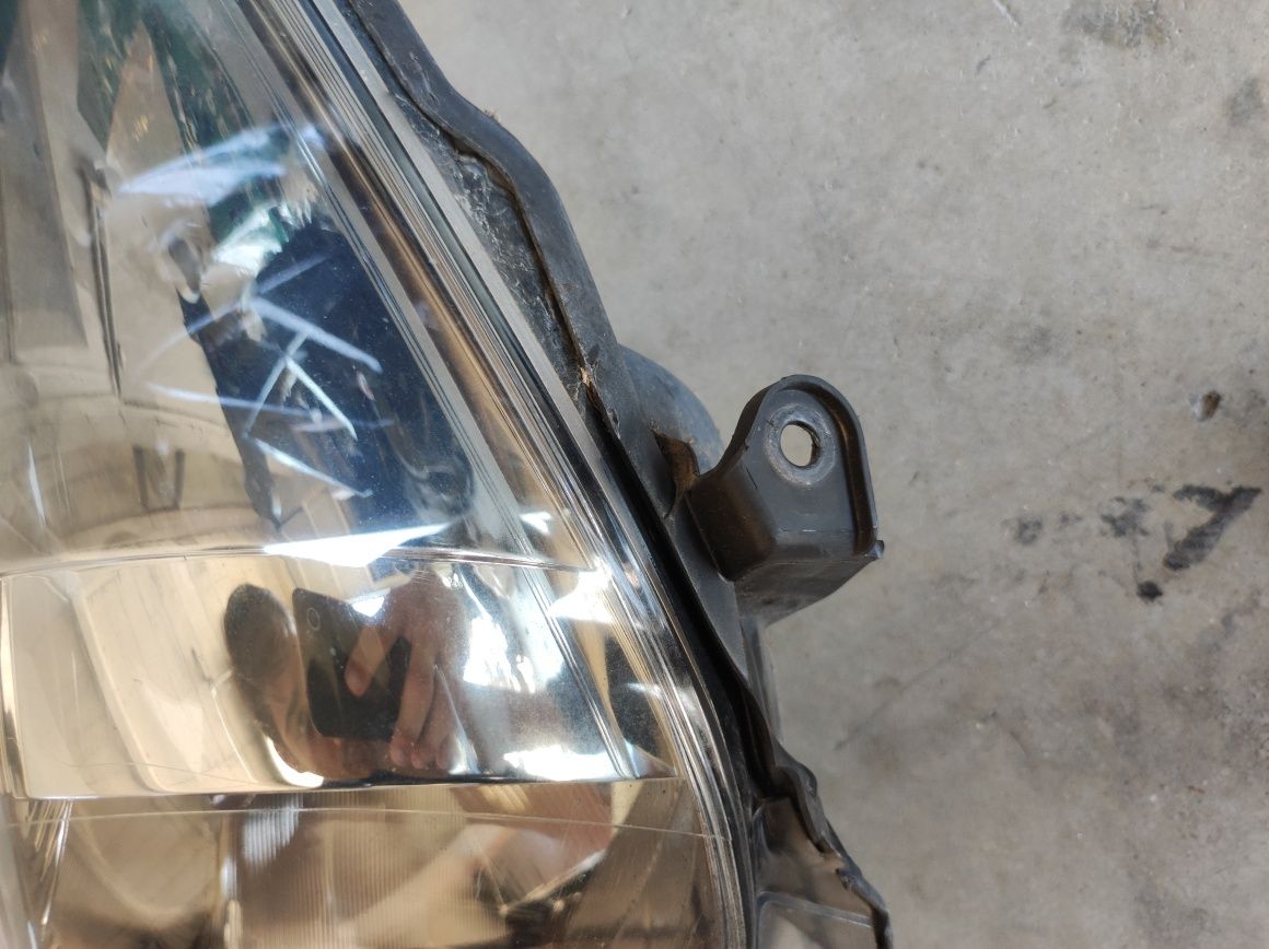 Ляв фар toyota yaris / тойота ярис 2012г Забележка!!!
