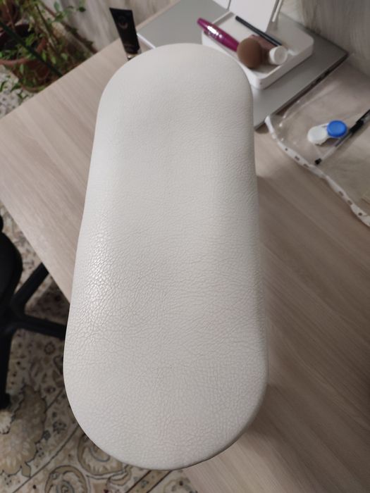 Маникюрная подставка