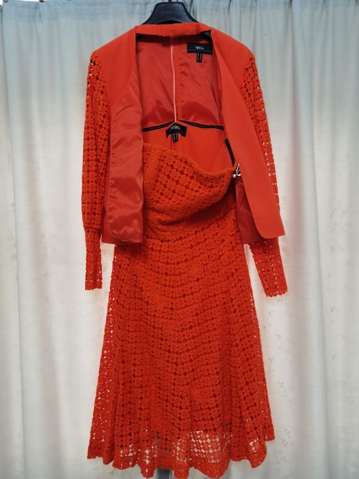Pret FIX Vand rochie din dantela crosetata, cu sacou NISSA marimea 48