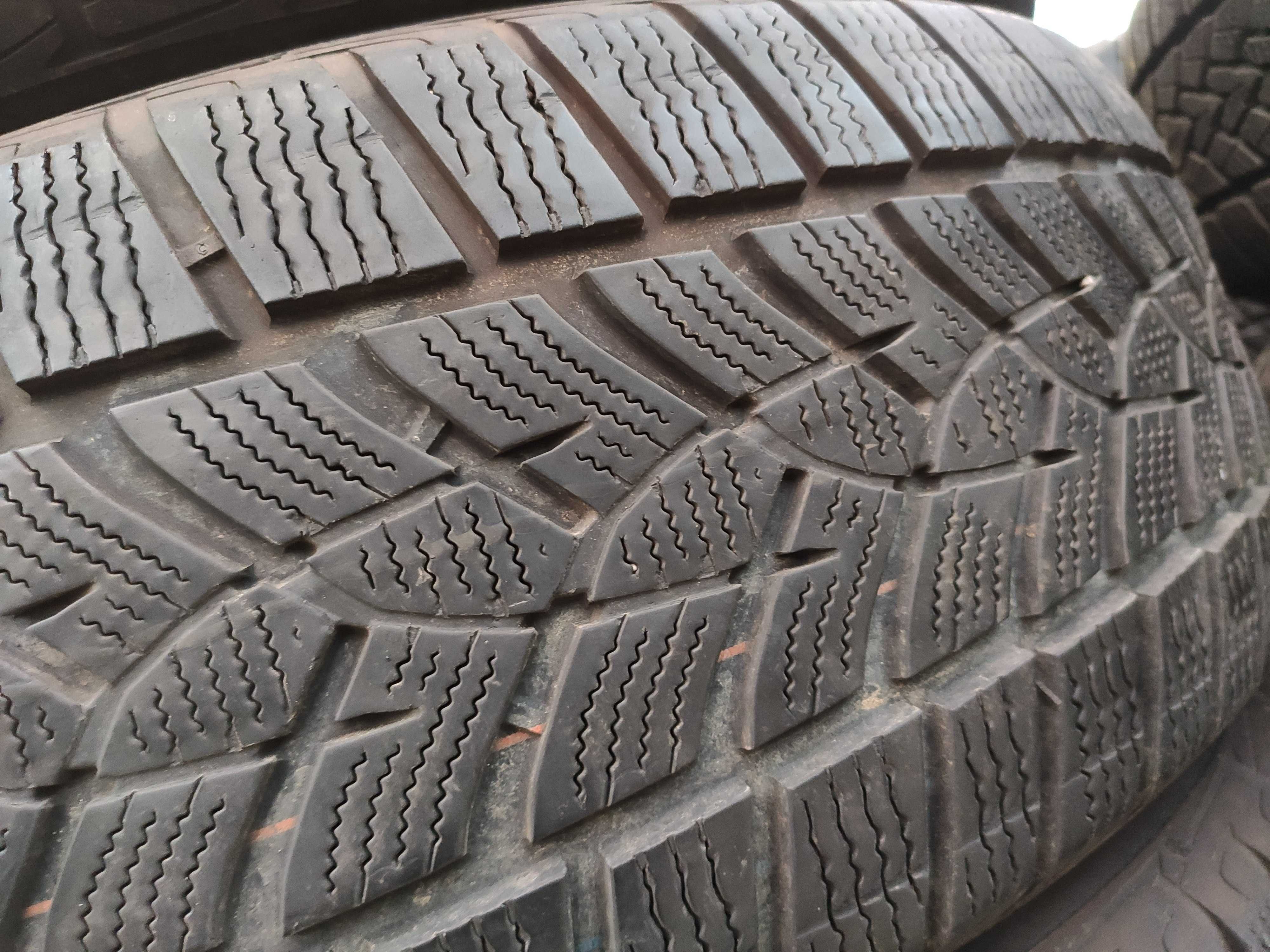 4бр Зимни гуми 225 60 18 - Dunlop - DOT 2021 -
