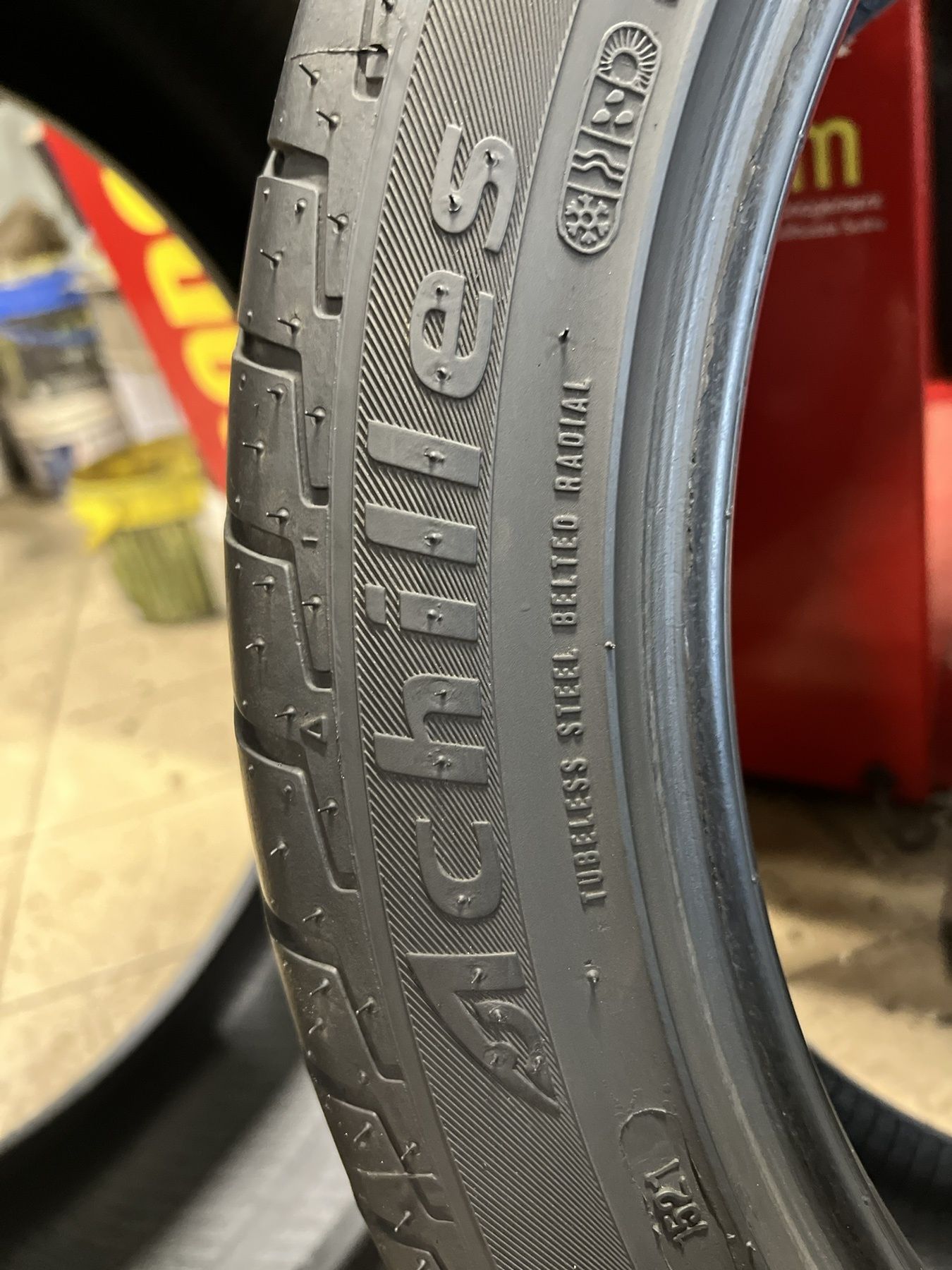 Всесезонни гуми 225/45 R19 Achiles
