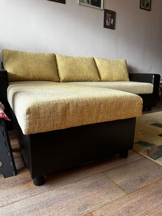 Продавам диван запазен