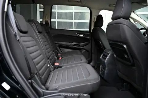 Inchirieri auto Bucuresti 7 locuri Rent a car Bucharest van 7 locuri
