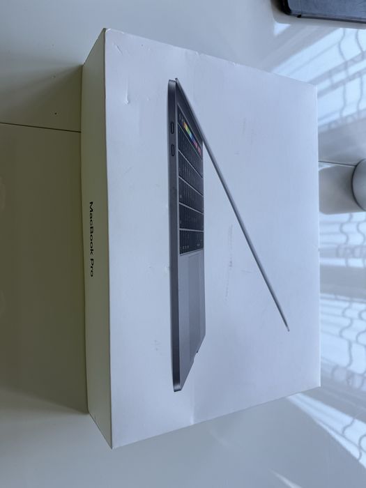 MacBook Pro 13” 8GB