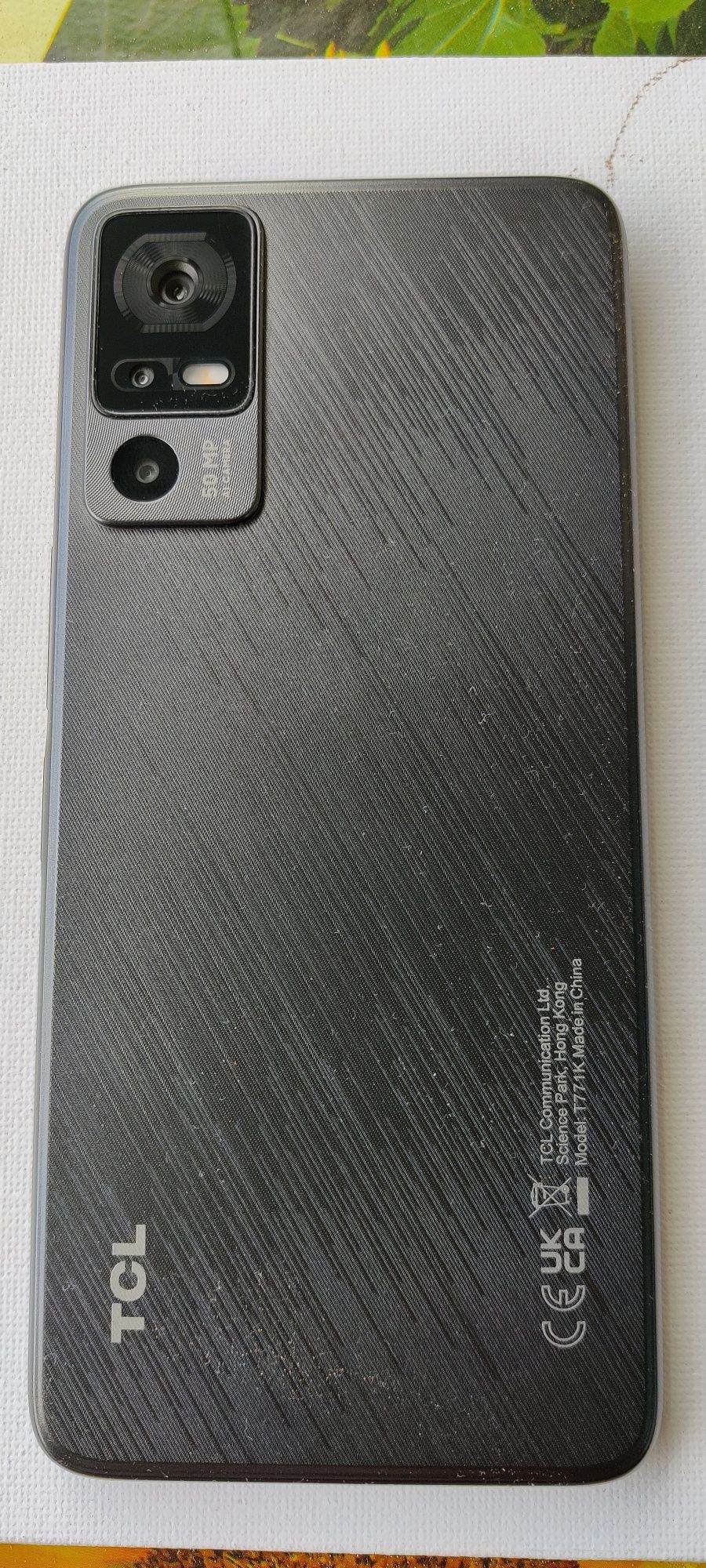 Продавам телефон TCL 40R 5G. Модел T771K.