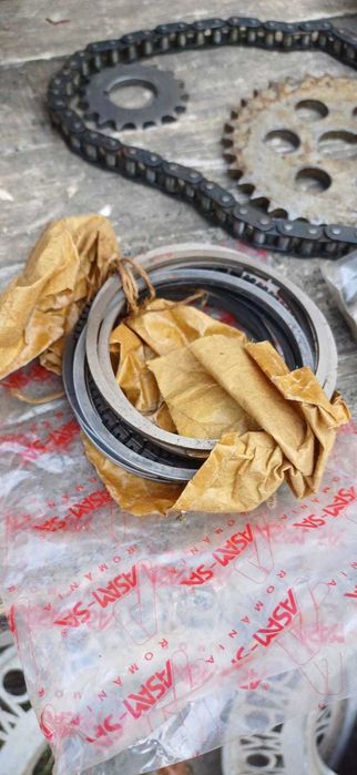 Vând Piese Dacia 1300