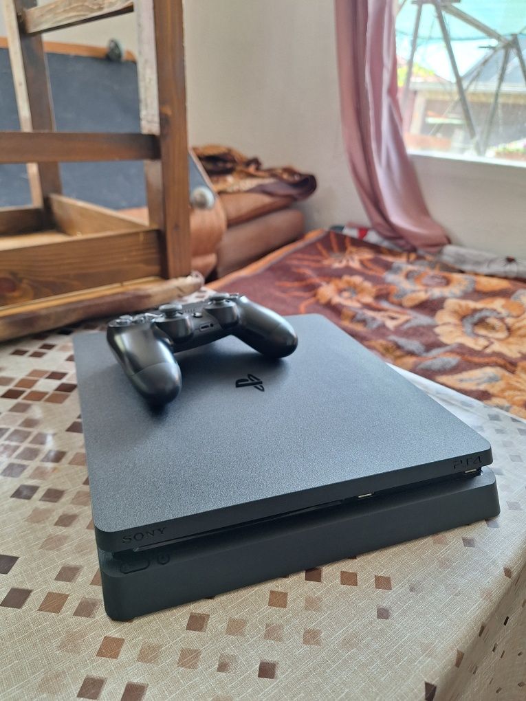 Спешно продавам PS4 1TB