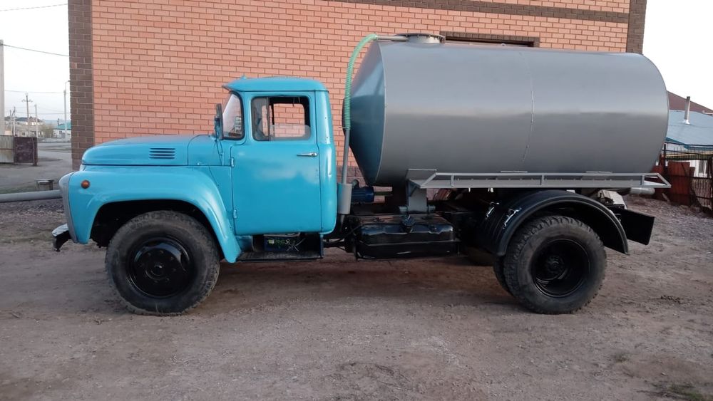 Срочно продам ассенизаторскую машину Зил дизель 7.5 кубов