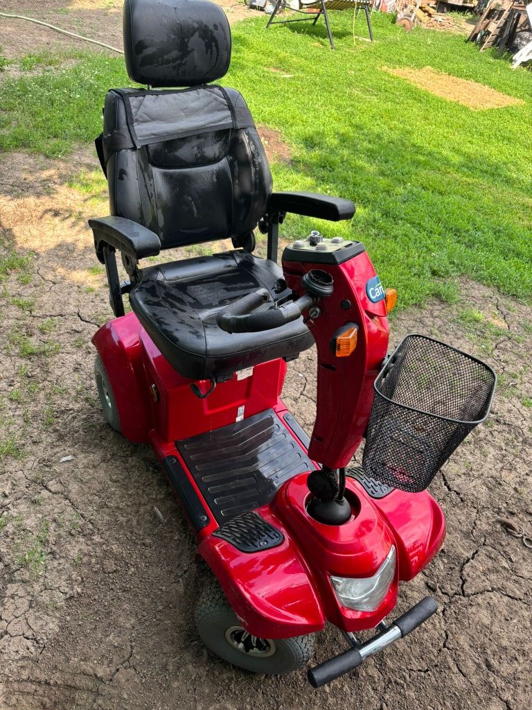 Scuter electric cu 4 roti