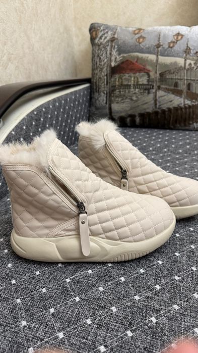 Ботинки утеплённые. На зиму/осень.