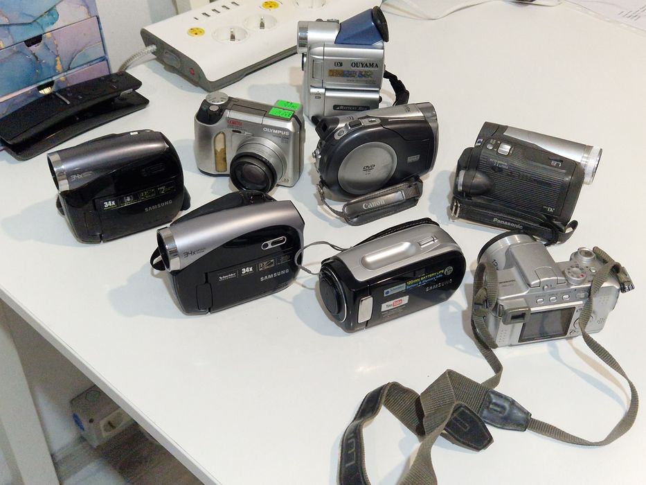 Aparat  / camera foto- video digitala fara accesorii
