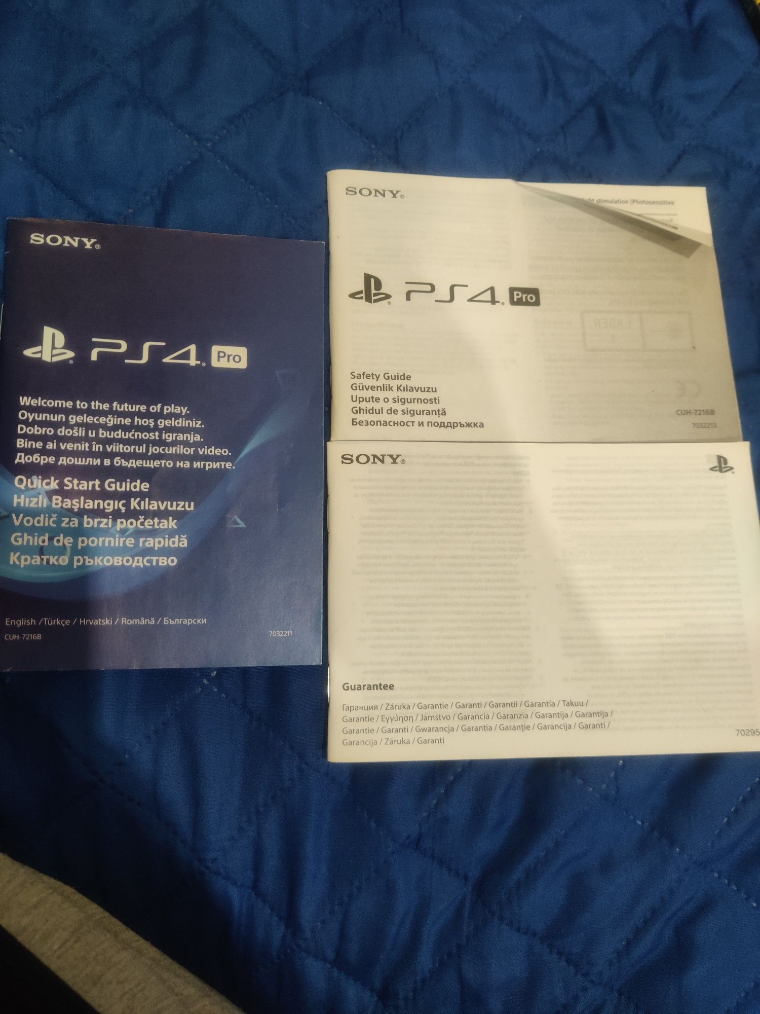 PS4 pro - с два оригинални контролера