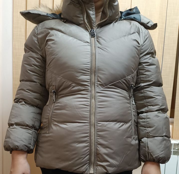 Яке moncler много топло