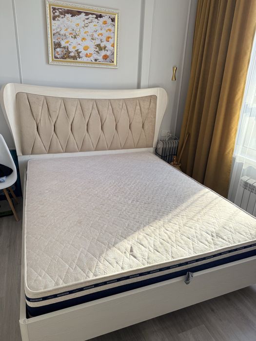 Продам кровать в отличном состоянийй, торг