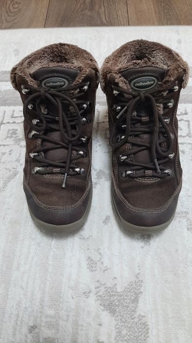 Продам женские зимние ботинки для подростков