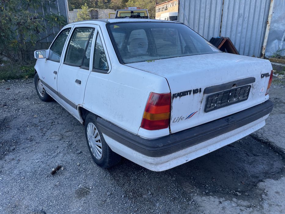 Опел Кадет 1.6 75кс 1991г На Части